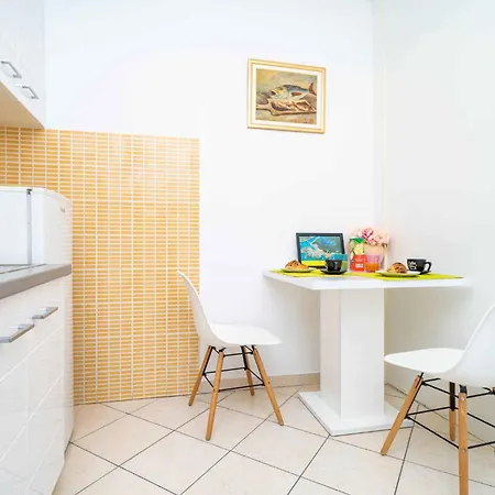 In 46222 Apartman *